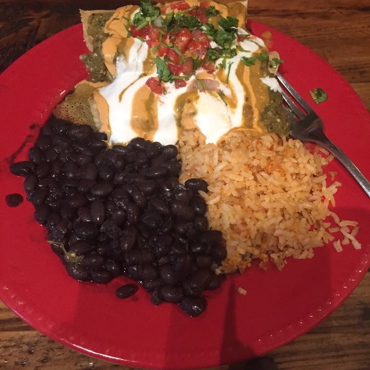 photo of Sugar Taco Enchiladas de pollo shared by @carolynsanity on  31 Aug 2021 - review