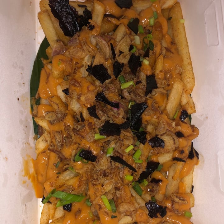 photo of Plant Cartel Loaded fries shared by @marieheidi on  02 Aug 2020 - review
