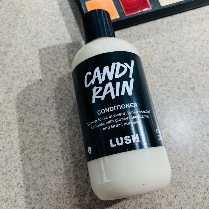 photo of LUSH Fresh Handmade Cosmetics Candy Rain shared by @allhess on  23 Jan 2022 - review