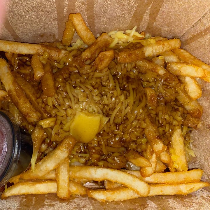 photo of Coach and Horses (Temporarily closed) Vegan Poutine shared by @firstelektra on  11 Nov 2021 - review