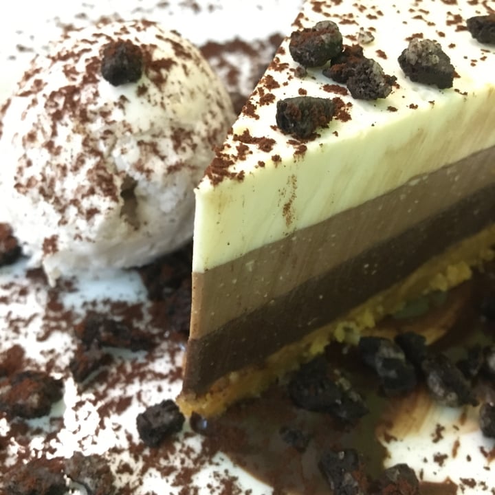 photo of Ecovegan Happy Tarta de 3 chocolates shared by @andy11 on  03 Oct 2020 - review
