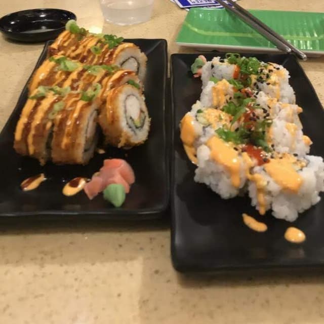 「Caterpillar roll」の料理の写真