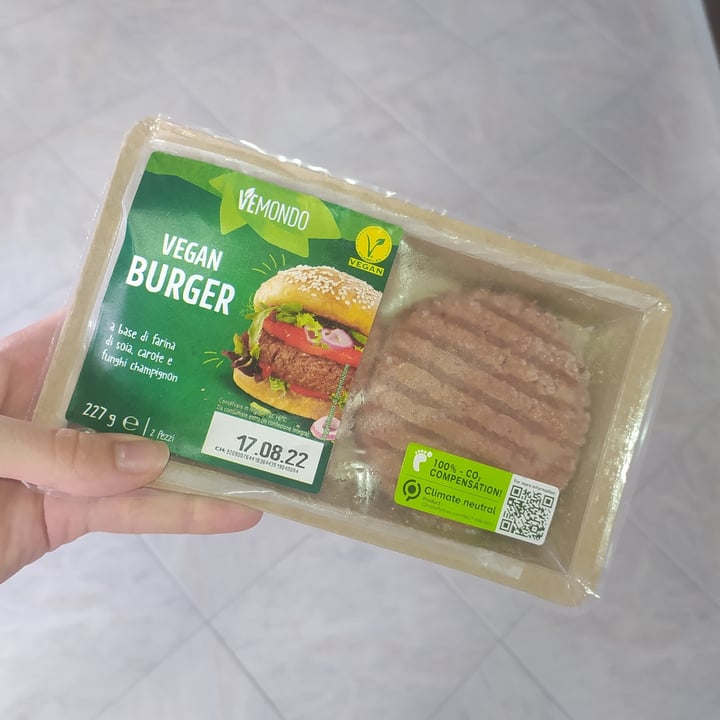 review photo of Vemondo Vegan Burger shared by @maartine on 12 Aug 2022 - review
