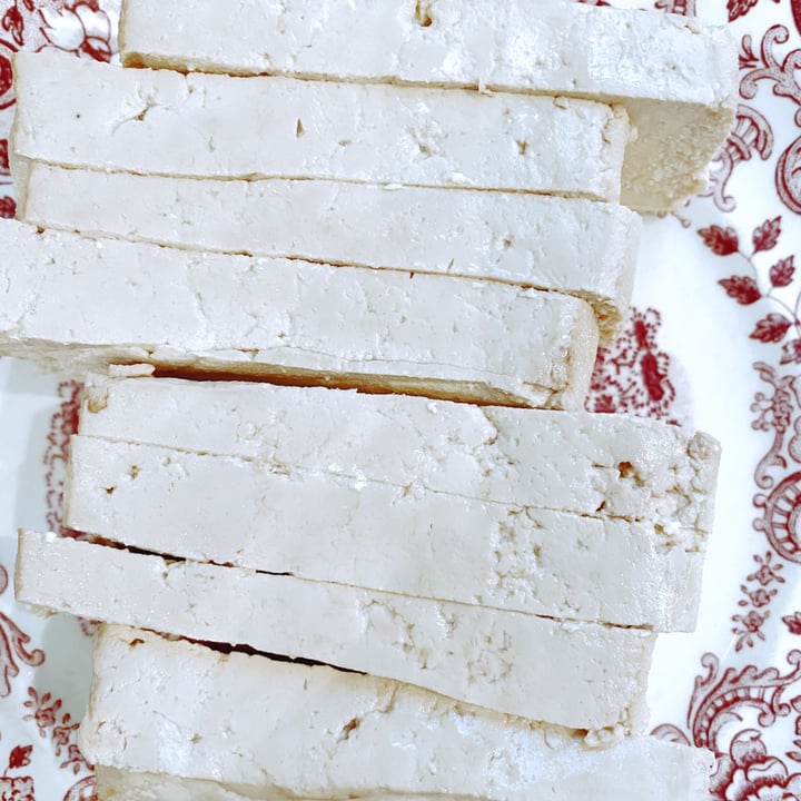 review photo of Vegetalia Tofu ahumado shared by @alecomellas on 03 Nov 2020 - review