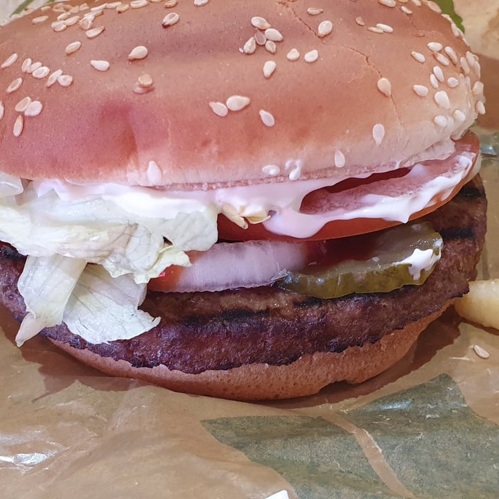 photo of Burger King Table View (Drive-thru) Plantbased Whopper shared by @laurenkinghorn on  13 Sep 2021 - review