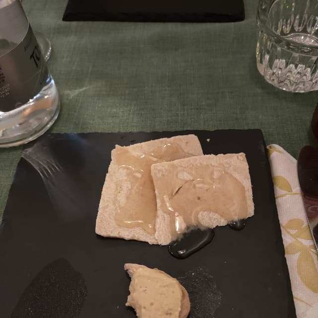 菜肴“Cacio vegano con sciroppo di riso”的照片