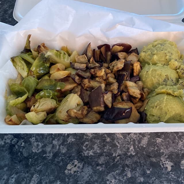 Photo of the dish “Vaschetta con tris di pietanze vegane”