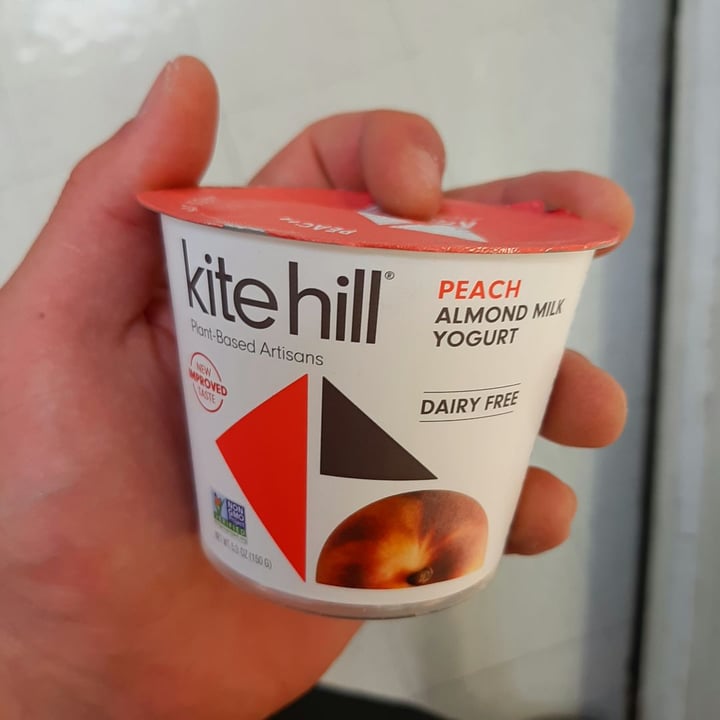 photo of Kite Hill Peach Almond Milk Yogurt shared by @nico-aguilera on  25 Feb 2020 - review