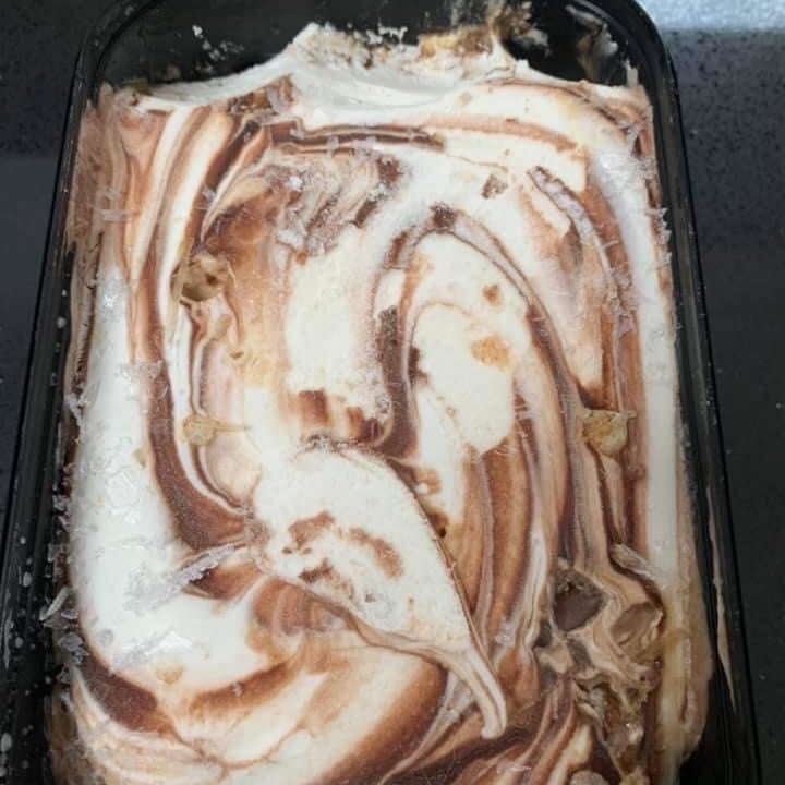 review photo of Luxury Lakes Ice Cream Vegan Thunder and Lightning shared by @tiri on 15 Dec 2020 - review