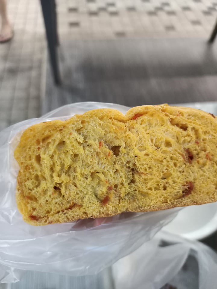 photo of Duke Bakery Chrysanthemum Bread shared by @yamspotatoes on  02 Jan 2020 - review