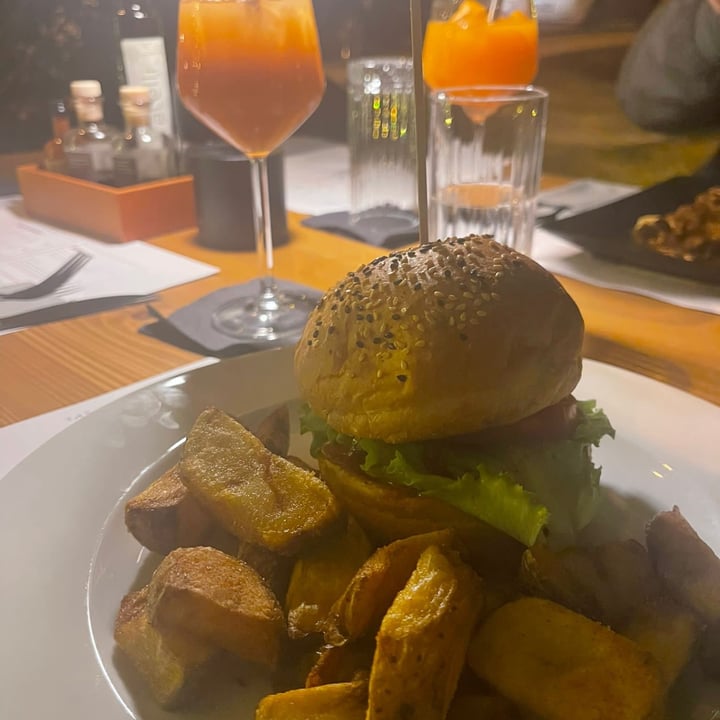 review photo of The Botanist Aye-Aye shared by @stefanokalo on 13 Aug 2022 - review