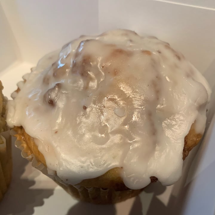 photo of Wisdom Vegan Bakery Cinnamon Roll Muffin shared by @atwilley on  21 Jan 2022 - review