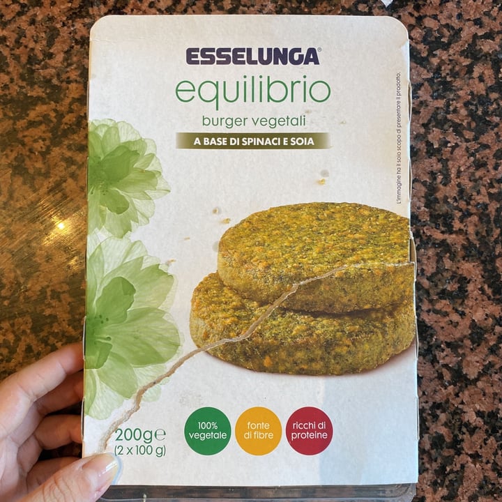 photo of  Esselunga Burger Vegetali A Base Di Spinaci E Soia shared by @aryveg on  28 Sep 2021 - review