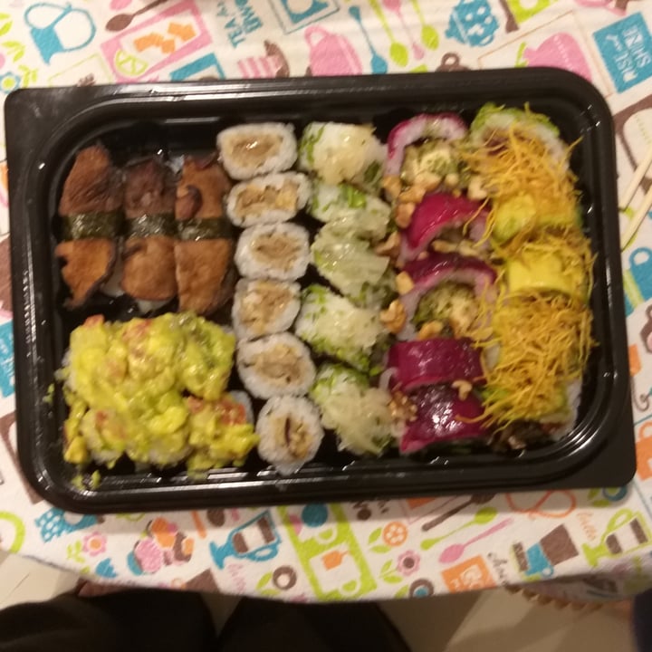photo of Jiro Sushi - Sucursal Urquiza Combinado Sushi Vegan shared by @sildemar on  27 Jan 2021 - review