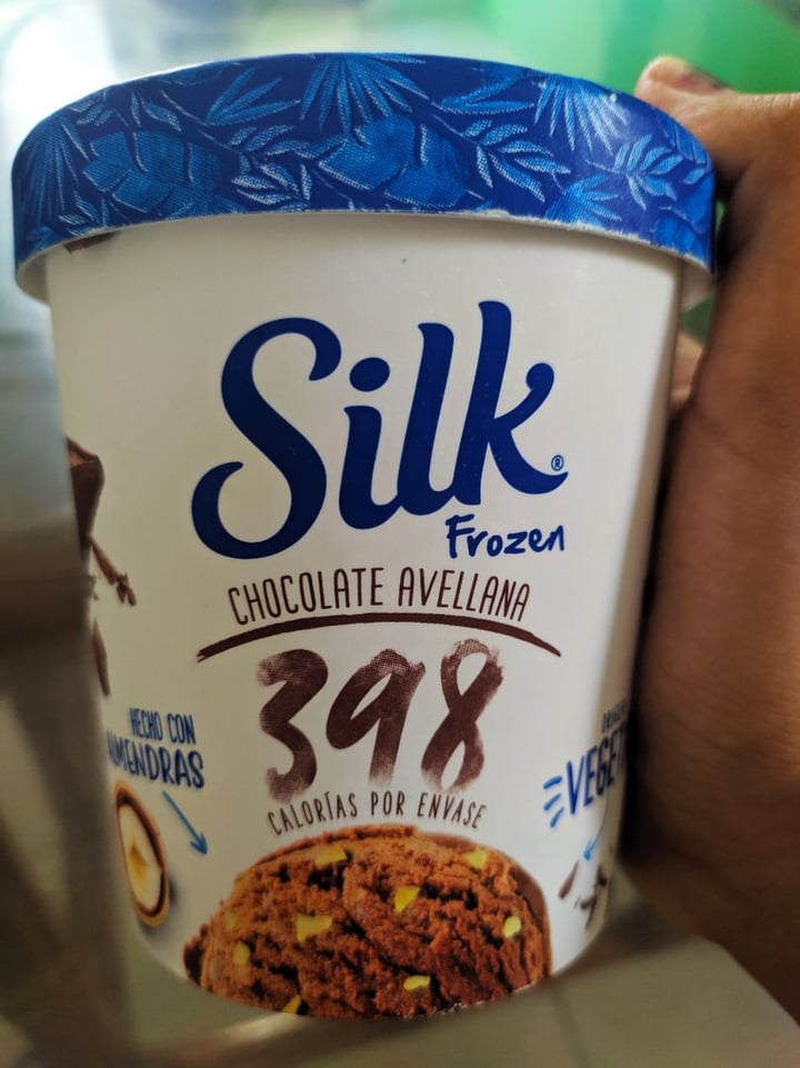 photo of Silk Silk Frozen Chocolate Avellana shared by @abejitavampiro on  11 Dec 2019 - review