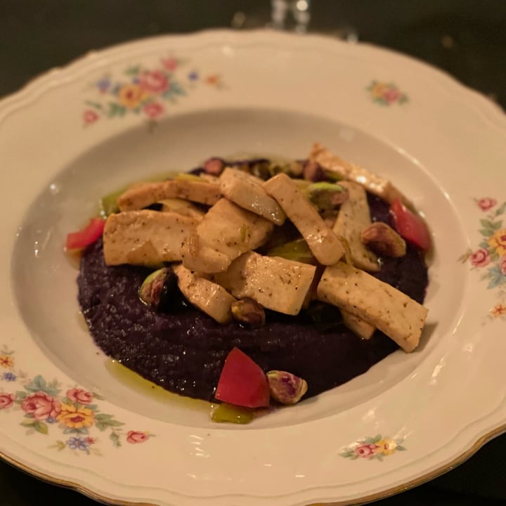 review photo of Garbassu Tofu scottato su vellutata di verza rossa shared by @lapinottina on 21 Apr 2022 - review