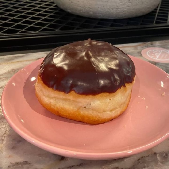 photo of Brammibal's Donuts Boston cream shared by @bratkart0ffel on  23 Aug 2022 - review