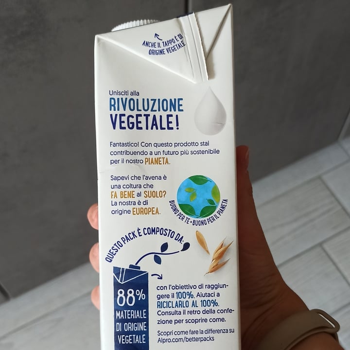 review photo of Alpro This is Not Milk Classic Questo Non è Late Classico shared by @martmax on 23 May 2022 - review