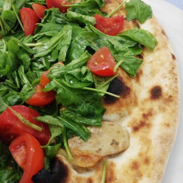 review photo of Vesuvio Pizza Primavera Con Funghi Porcini shared by @lisart76 on 21 May 2022 - review