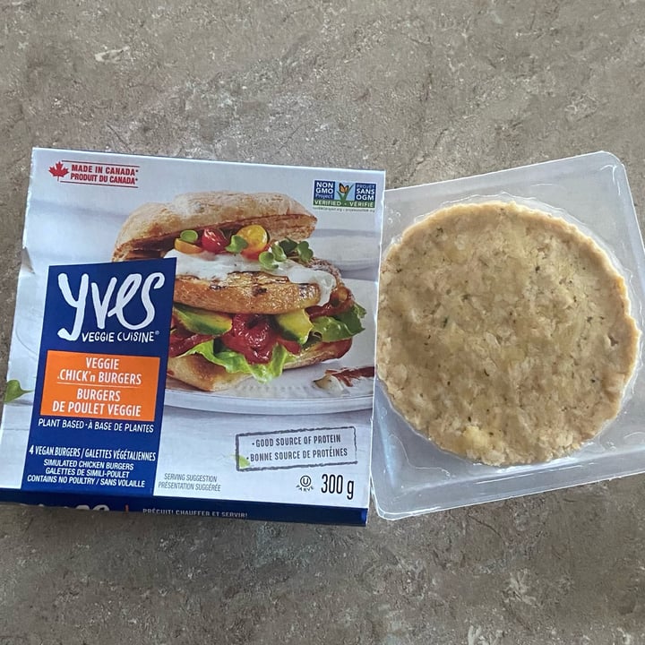 photo of Yves Veggie Cuisine Veggie chicken burger shared by @saraagarla on  16 Aug 2022 - review