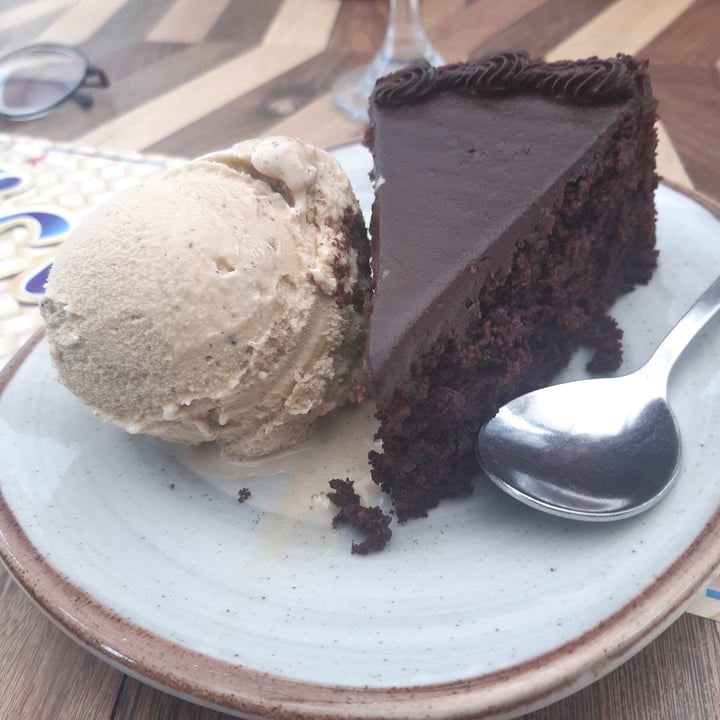 review photo of HervĂboro Cocina Vegana Torta Con Helado shared by @laum on 05 Mar 2021 - review