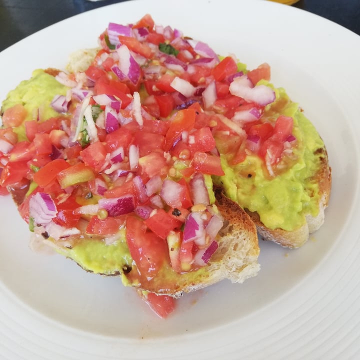 photo of The Glenwood Bakery Avo on toast with salsa shared by @ez91 on  31 Dec 2020 - review