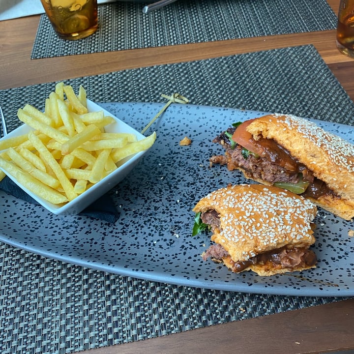photo of BLU Restaurant & Lounge Impossible Burger shared by @silviacappai on  18 Oct 2022 - review