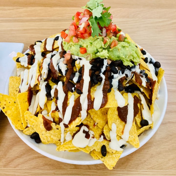 photo of Christopher's Kitchen Stacked Nachos shared by @epwlandp on  17 Jul 2022 - review