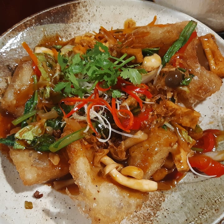 photo of Pi Vegetarian Saigon Deep fried flat noodles shared by @floriance on  16 Nov 2020 - review