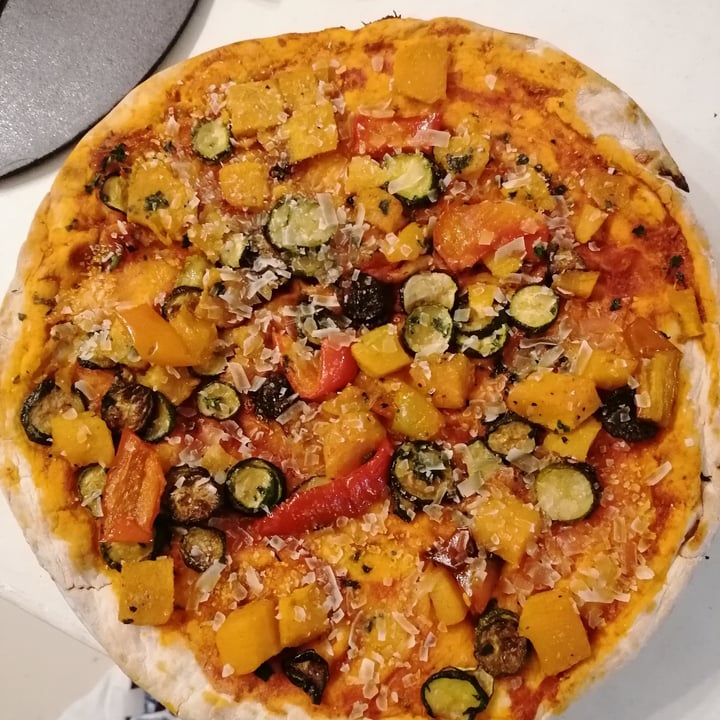 photo of Woolworths Food Roast veg Pizza shared by @rushisushi7 on  30 Apr 2021 - review