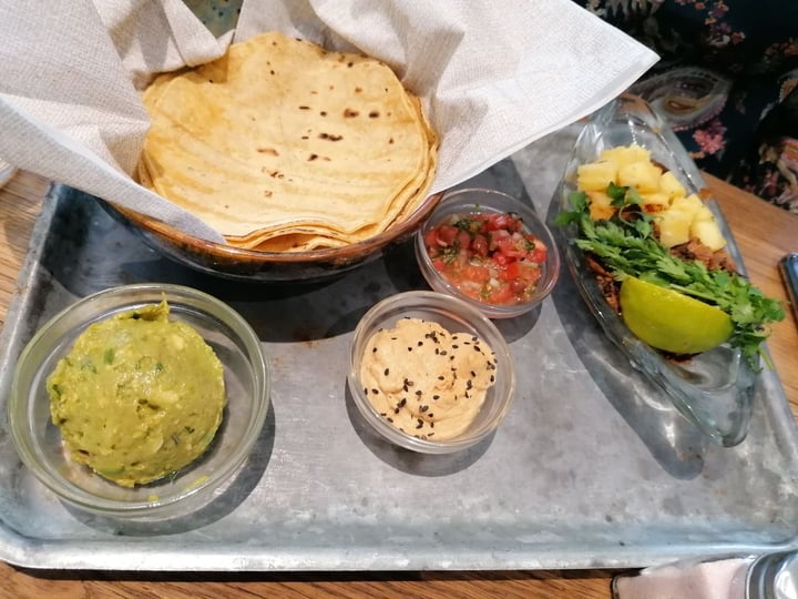 photo of Flax&Kale Tacos del pastor shared by @lauretalaulau on  13 Mar 2020 - review