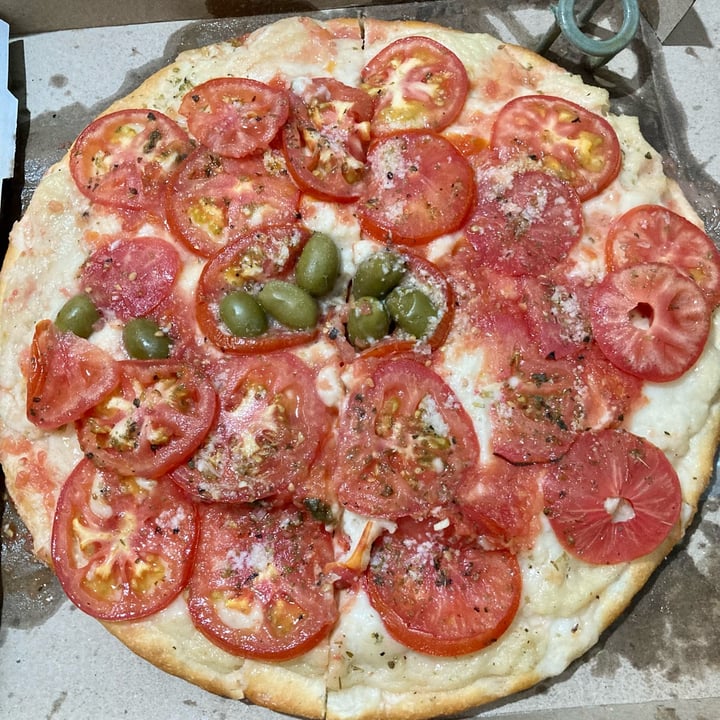 photo of Pizzas y Empanadas IL Giardino De Devoto Pizza Napolitana shared by @outofstep on  11 Oct 2021 - review