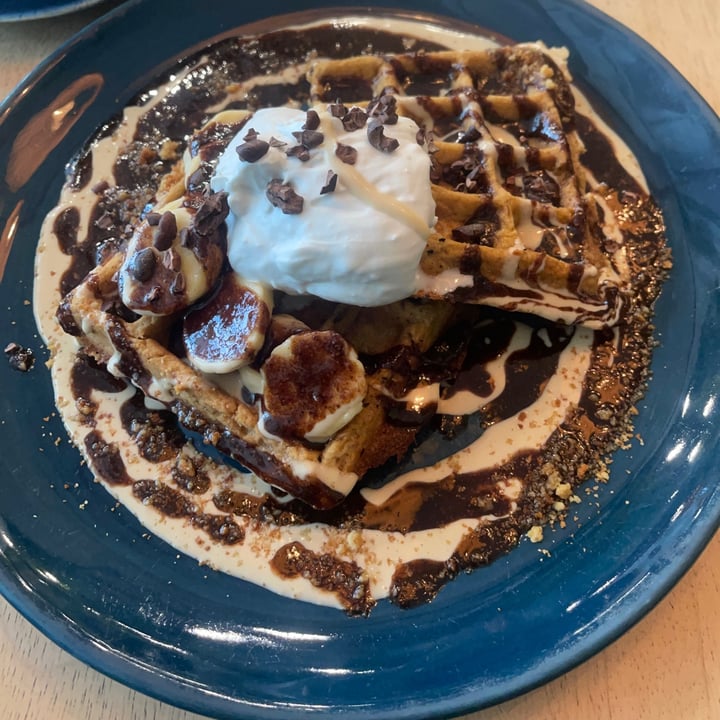 photo of Lexi's Healthy Eatery Chocolate chip vanilla waffles shared by @vangees16 on  09 Oct 2022 - review