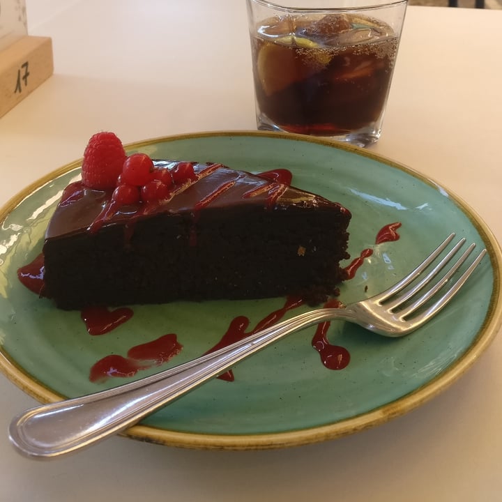 photo of Vivi - Villa Doria Pamphili Torta al cioccolato e frutti rossi shared by @ademarsi on  02 Jun 2022 - review