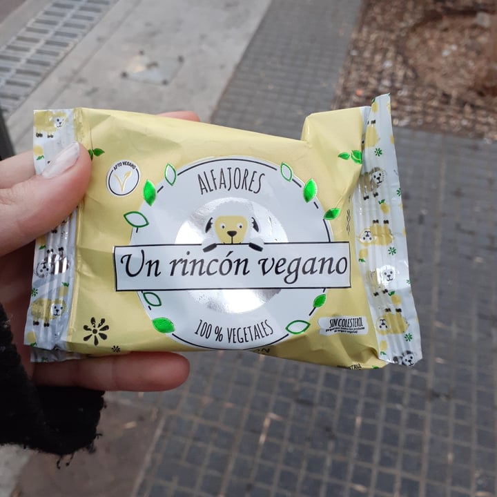 photo of Un Rincón Vegano Alfajor de Limón shared by @kukylamarque on  05 Jul 2021 - review