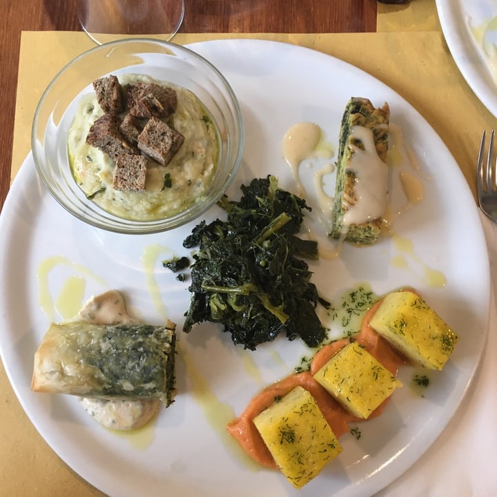 review photo of L' Angolo Cottura Trattoria Roma Piattone Vegan shared by @bess on 11 Feb 2022 - review