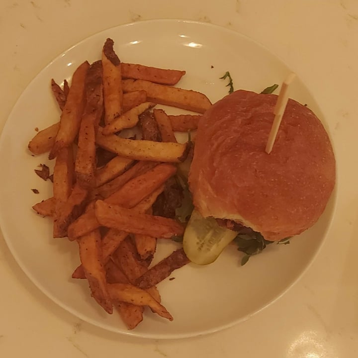 photo of Community Restaurant Crab Cake Burger with fries shared by @svraphael88 on  10 Sep 2022 - review