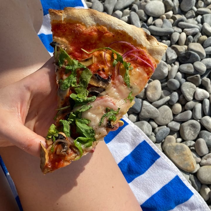 photo of Pizza da Francesco Nice Pizza shared by @ioulia on  03 Nov 2021 - review