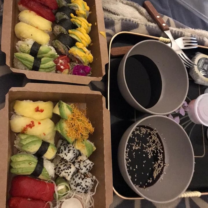 photo of Let it V - Vegan Sushi Tabla Hey Jude shared by @brenbertoni on  27 Jul 2020 - review