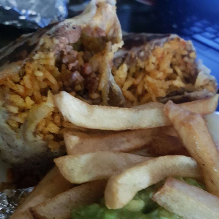 review photo of Veganos la taqueria Burrito de Bistec shared by @unidad-animal on 06 Jul 2021 - review