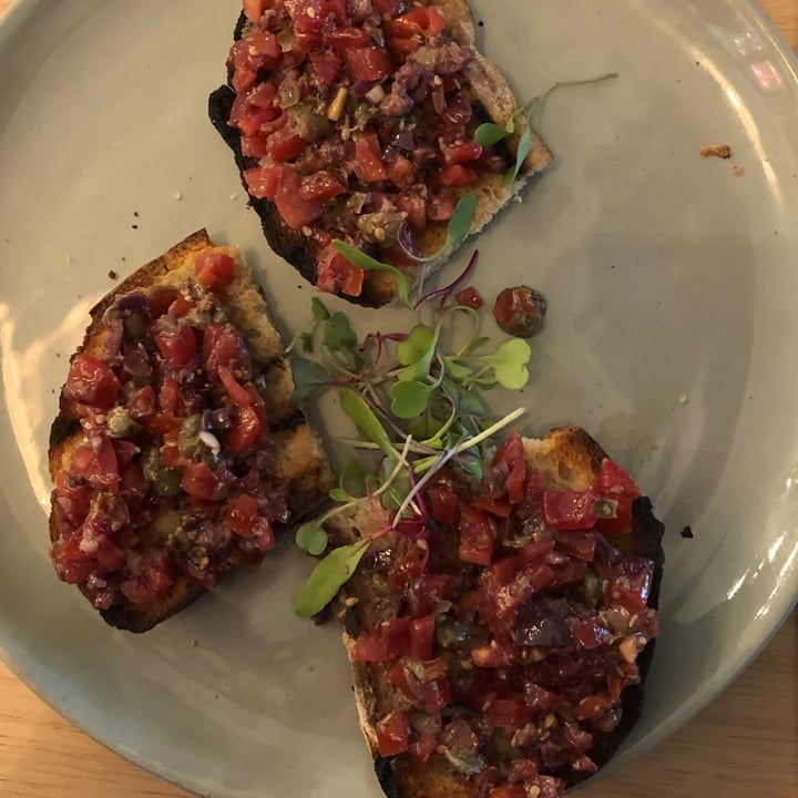 photo of Lexi's Healthy Eatery Tomato bruschetta shared by @farraho on  13 Oct 2020 - review