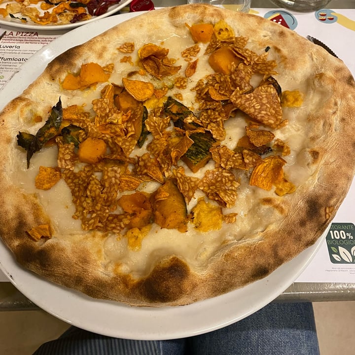 photo of Bio's Kitchen Pizza Zucca E Mozzarella Affumicata shared by @baraldisveva on  17 Apr 2022 - review