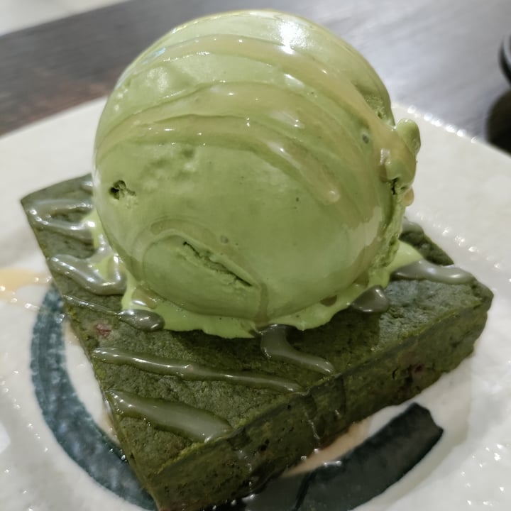 photo of Hvala CHIJMES Matcha blondie with gelato shared by @mikebroadhead on  28 Dec 2021 - review