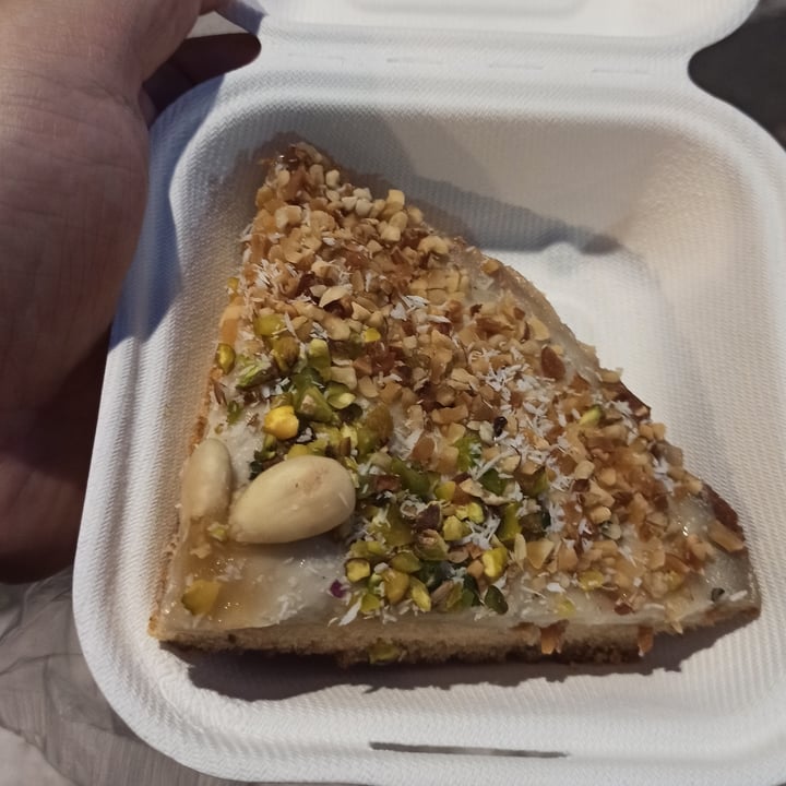 photo of Ops! Crostata bianca con mandorle e pistacchi shared by @nikolaus on  20 Jun 2021 - review