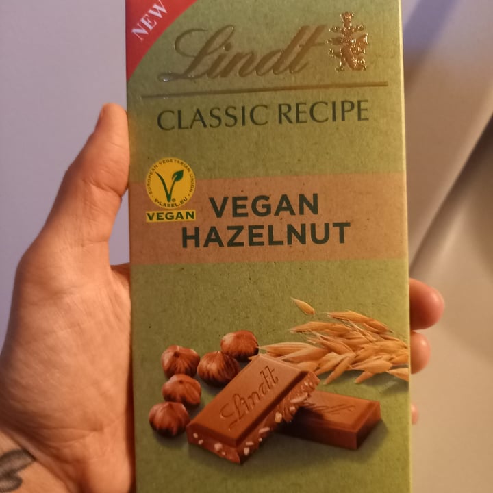 photo of Lindt Vegan Hazelnut shared by @beagalli on  29 Jun 2022 - review