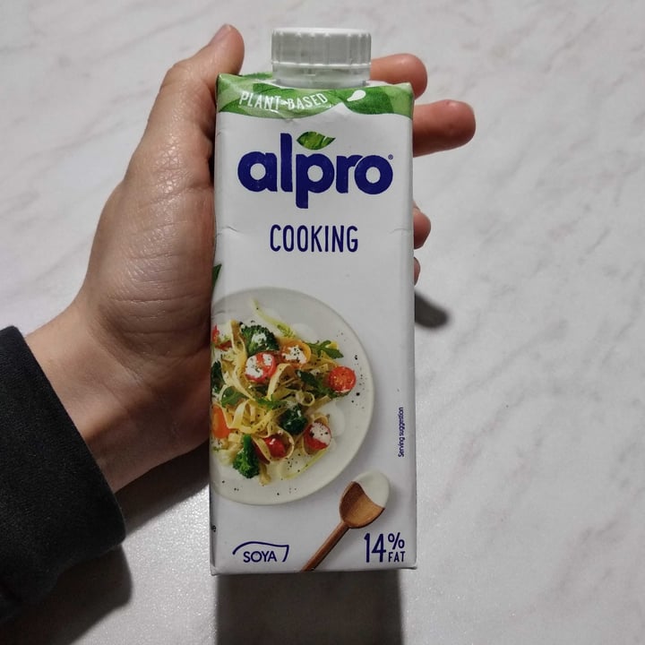 photo of Alpro Cooking/Cuisine Soya 14% Fat shared by @beatriceluppi on  13 Mar 2022 - review