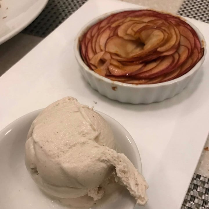 photo of True Bistro (Closed) Apple tart shared by @aestheticallyadventurous on  21 Mar 2019 - review