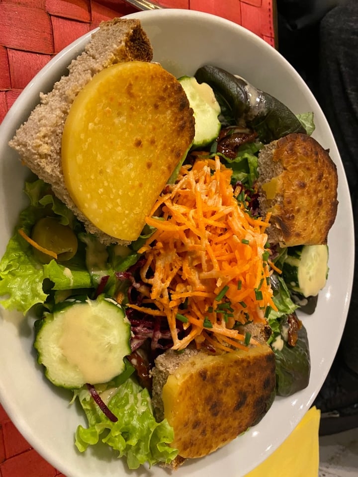 review photo of Le Potager du Marais Grilled Cheese Salad shared by @audrey4animals on 05 Apr 2020 - review