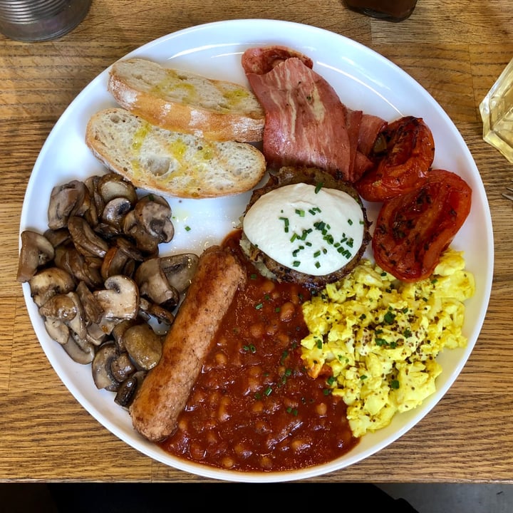 photo of Eqvilibrivm Café Full English Breakfast shared by @toysalem on  25 Apr 2021 - review