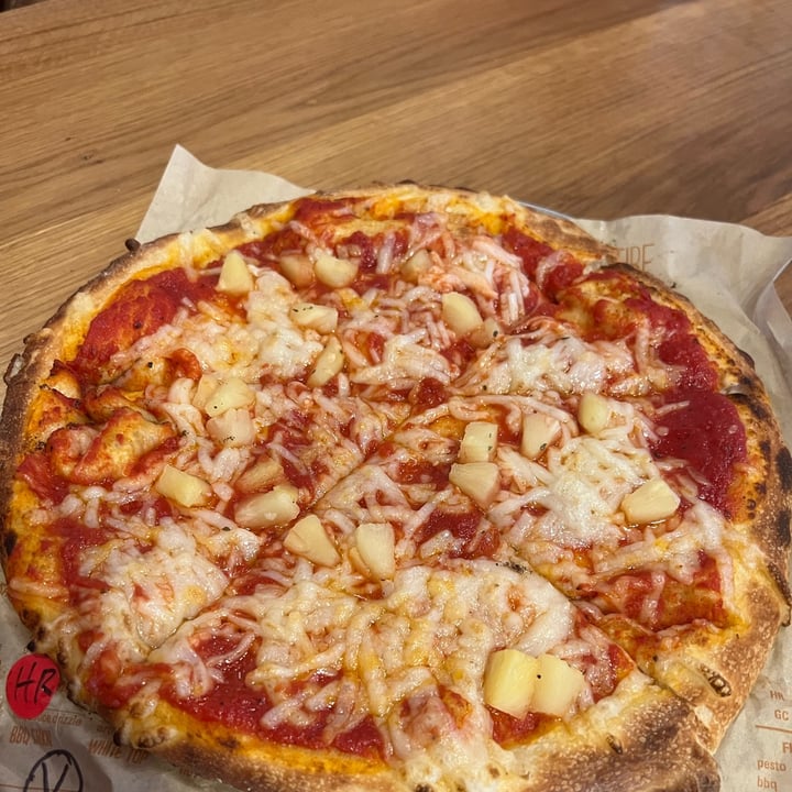 photo of Blaze Pizza Build-Your-Own Pizza shared by @veganfta on  13 Jul 2022 - review